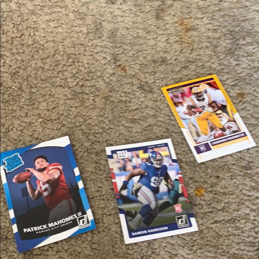 Football cards - Picture 2 of 3